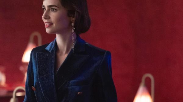 Lily Collins在巴黎为《艾米丽》第四季试穿了81套衣服